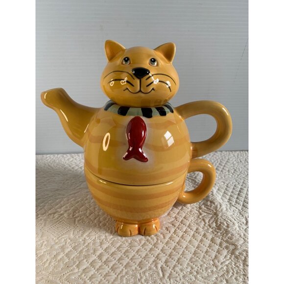 THT Designs Cat Teapot Stacked Cup and Pot Set Cat with fish tag - Picture 9 of 9